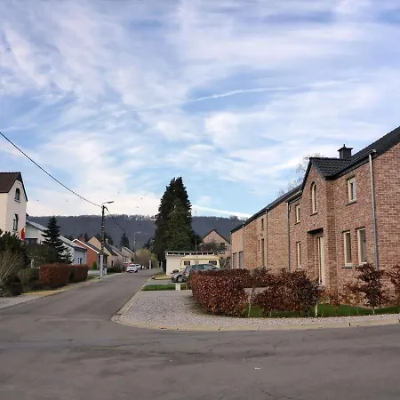 Maison Et Vélos à Dans La Vallée De La Meuse *