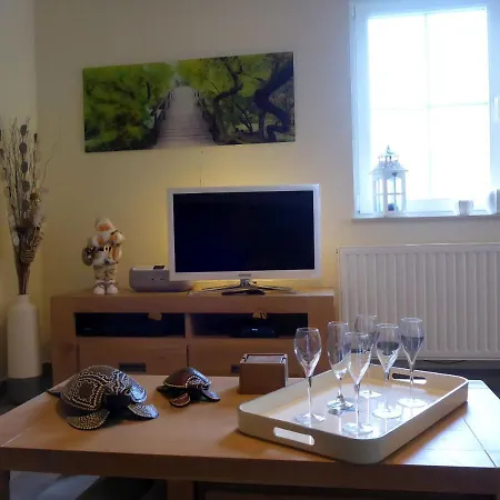 Maison Et Vélos à Dans La Vallée De La Meuse * Godinne