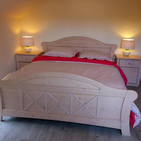Maison Et Velos A Dans La Vallee De La Meuse *