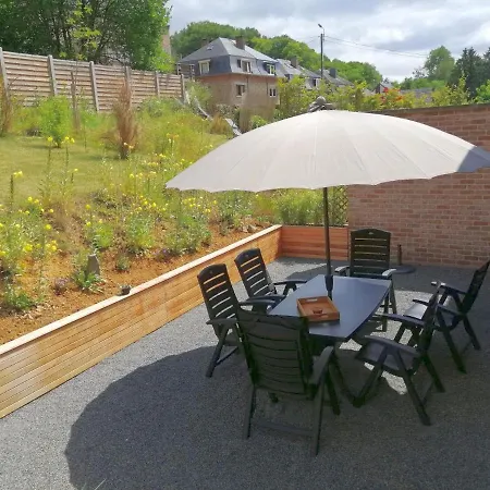 Maison Et Velos A Dans La Vallee De La Meuse Semesterbostad Godinne
