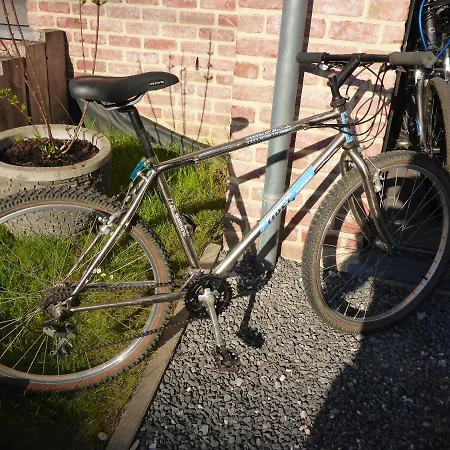 Maison Et Velos A Dans La Vallee De La Meuse 펜션 Godinne