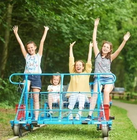 Maison Et Vélos à Dans La Vallée De La Meuse Hébergement de vacances *
