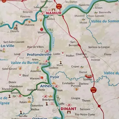 Maison Et Vélos à Dans La Vallée De La Meuse