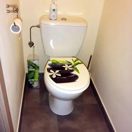 Maison Et Velos A Dans La Vallee De La Meuse 펜션 *