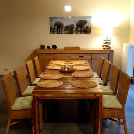 Maison Et Vélos à Dans La Vallée De La Meuse Godinne
