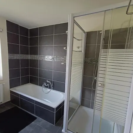 Maison Et Velos A Dans La Vallee De La Meuse 펜션 Godinne