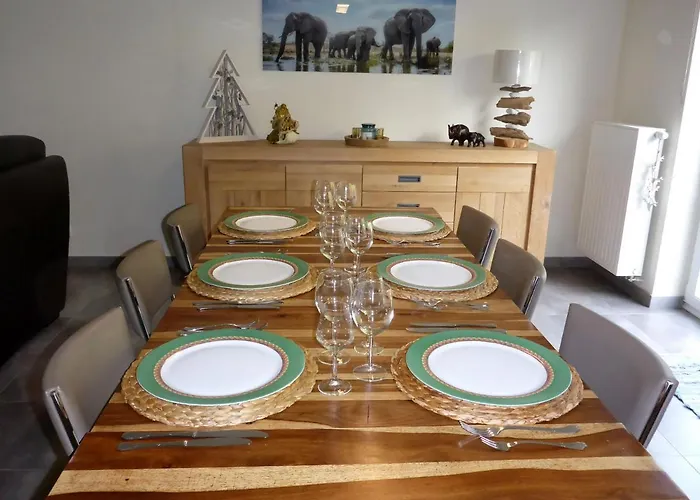 Maison Et Velos A Dans La Vallee De La Meuse בית נופש