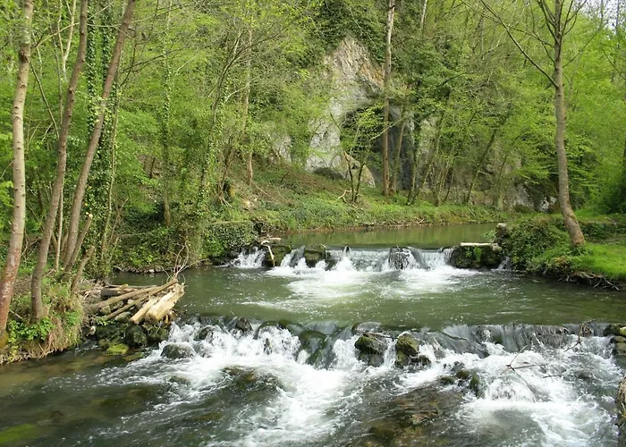 Maison Et Velos A Dans La Vallee De La Meuse בית נופש *