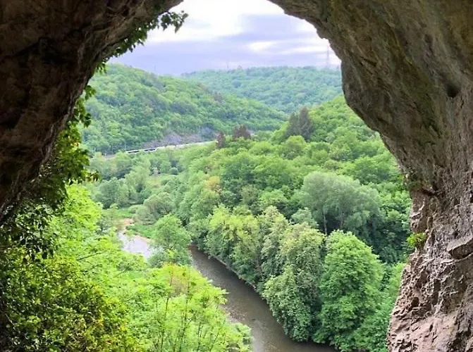 Maison Et Velos A Dans La Vallee De La Meuse בית נופש Godinne